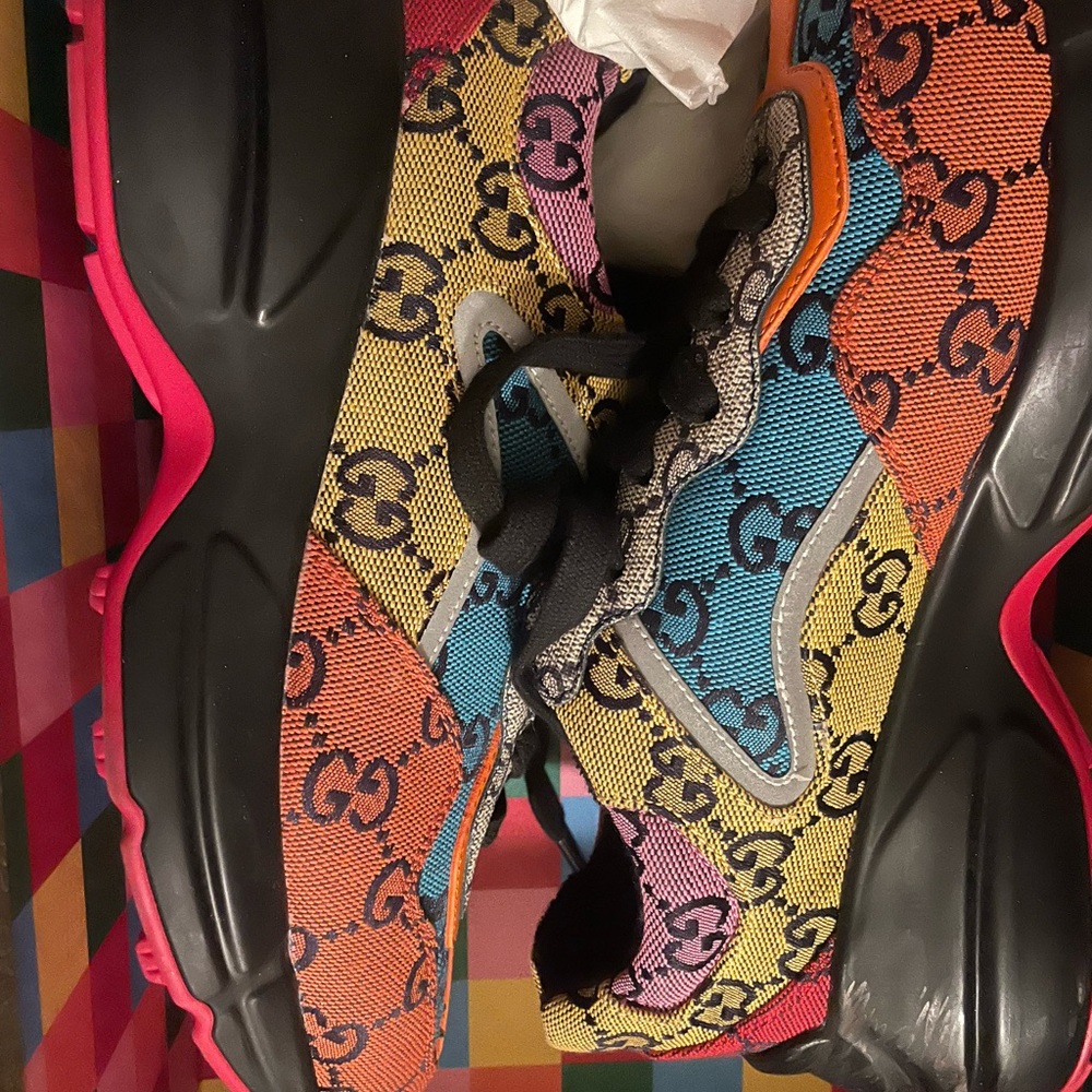 Gucci sneakers women 36 worn a few times